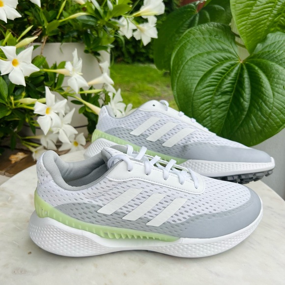 🌿🤍Adidas🤍🌿Beautiful Comfy day 🌿New - Picture 7 of 11